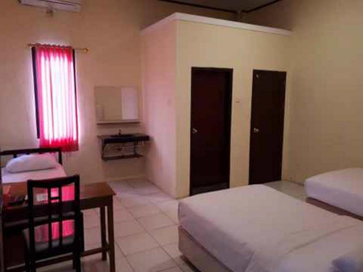 RedDoorz near Dermaga Pelabuhan Rakyat Sorong Exterior foto