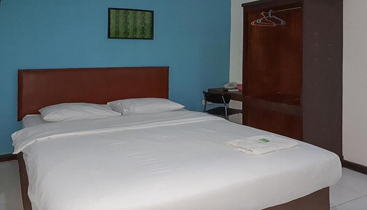 RedDoorz near Dermaga Pelabuhan Rakyat Sorong Exterior foto