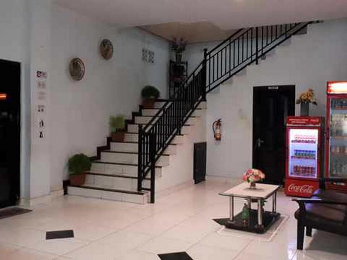 RedDoorz near Dermaga Pelabuhan Rakyat Sorong Exterior foto